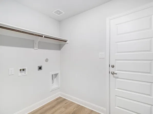 9 Keystone Ct, Angleton, TX 77515