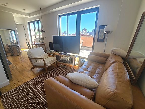 2nd image of 164 Stanton St APT 8B