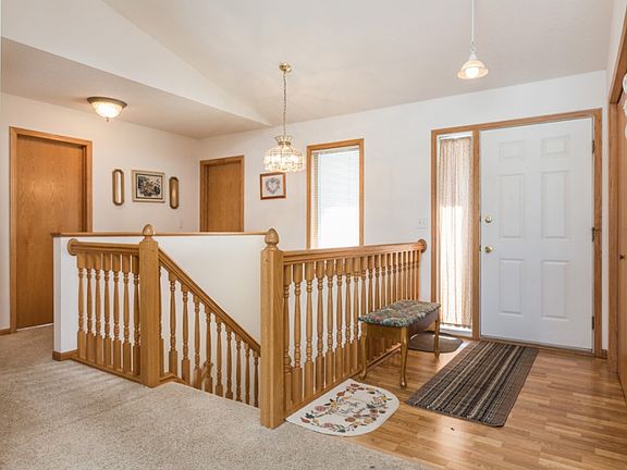 3rd image of 26590 Lakeview Dr