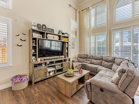 4th image of 936 Martiri Ct