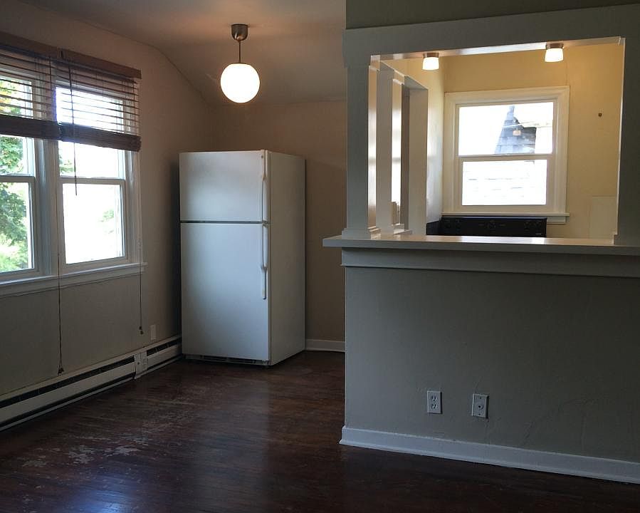 2nd image of 1318 W 9th Ave APT 1