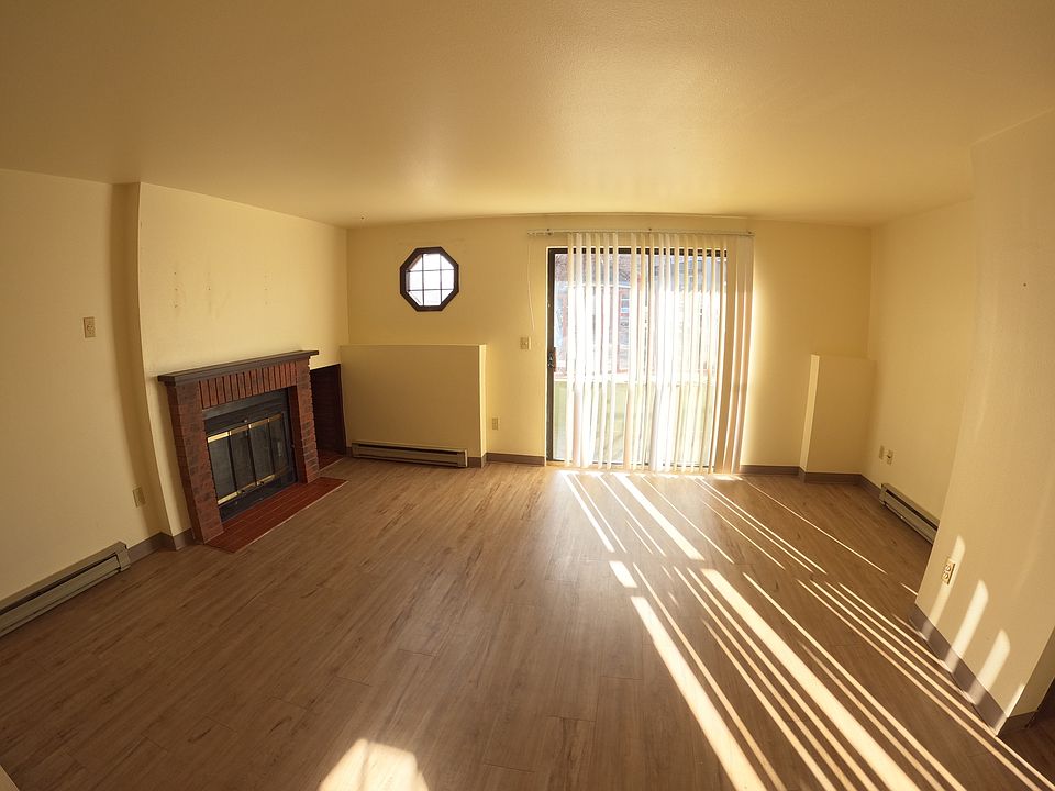 1st image of 4501 Boardwalk Dr E #11322926