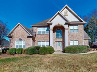 148 Lakepointe Rd, La Vergne, TN 37086
