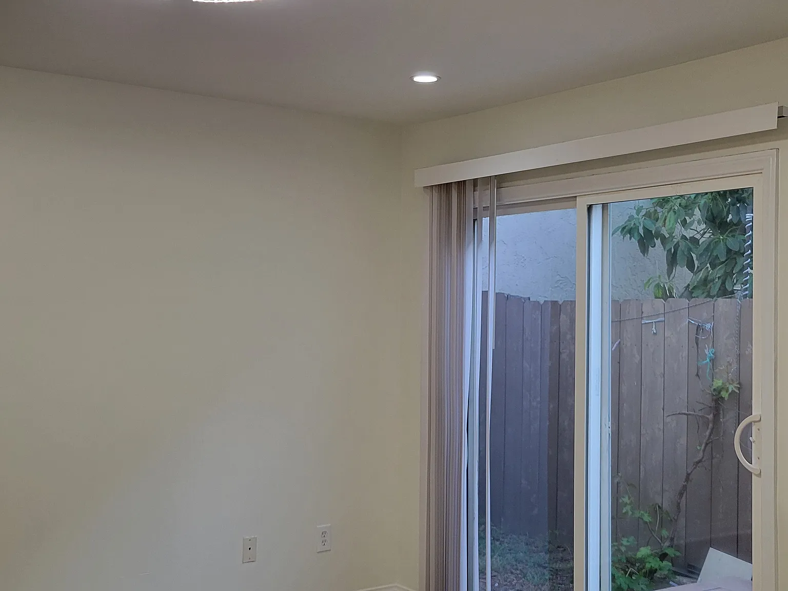 3 bed, 1065 sqft, $3,000 — Photo 4