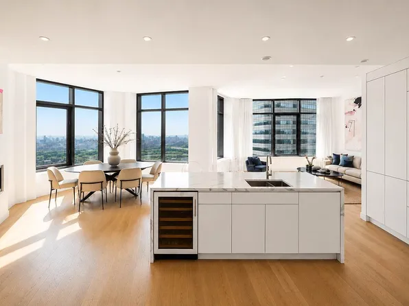 75 Wall St #Phd2, New York, NY 10005