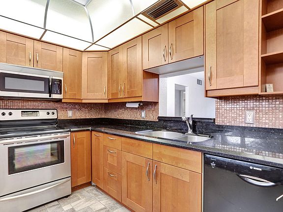 3rd image of 4301 Martinique Circle #C3