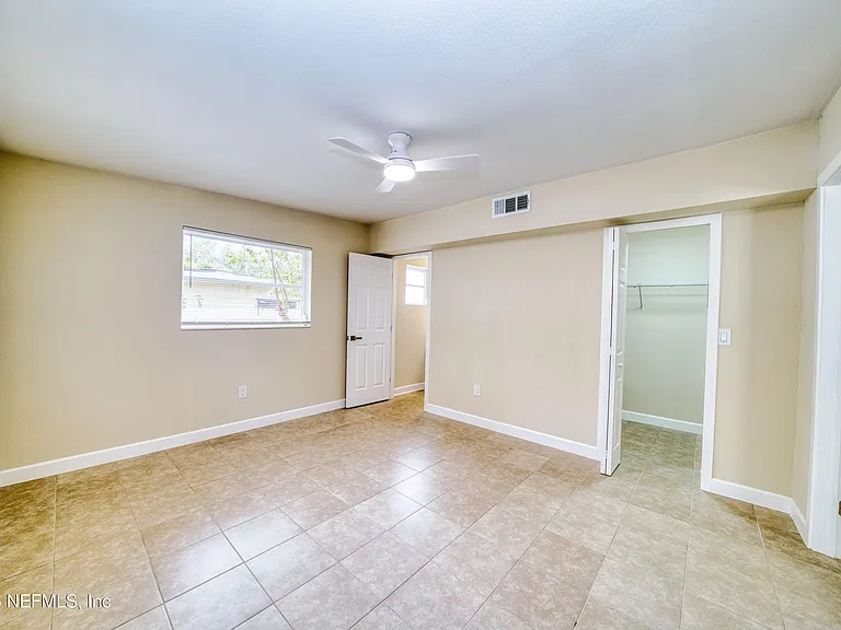 2517 Palm Ave — Photo 11