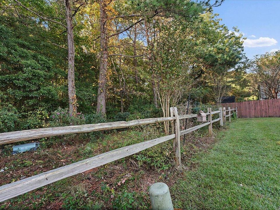 2nd image of 114 Gavins Way