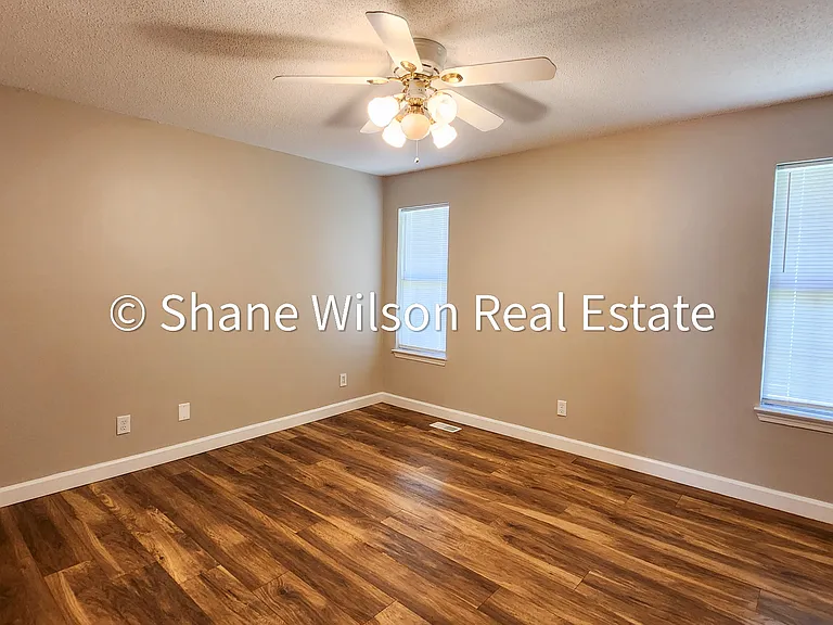 162 Shawn Ln — Photo 12
