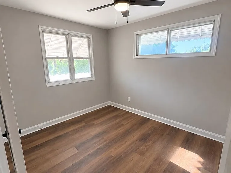 5313 Todd Ave — Photo 2