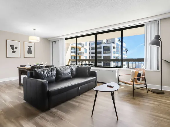 1201 S Bell St, Arlington, VA