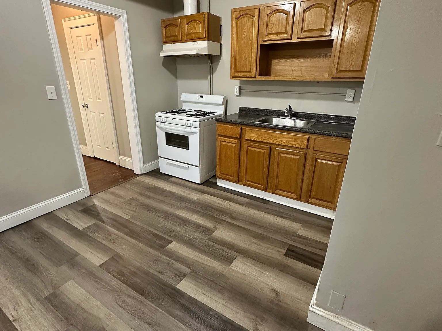 35 Squire St — Photo 2