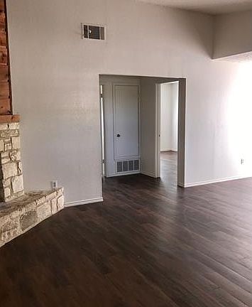 3rd image of 1103 Country Aire Dr #B
