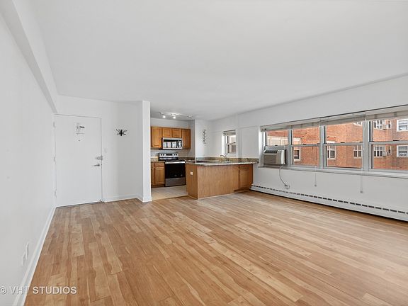 3rd image of 4980 N Marine Dr APT 1033