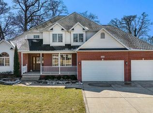 7129 Boardwalk Cir, Winfield, IN 46307