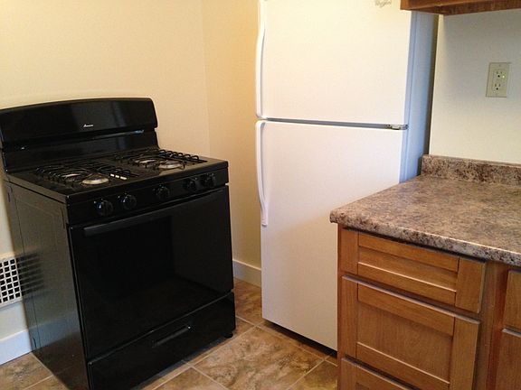 2nd image of 300 Crestwood Ave #2