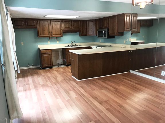 2nd image of 10406 Bigtree Cir E