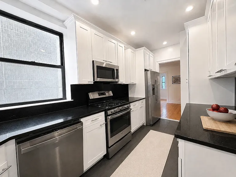 412 Cathedral Pkwy #33 — Photo 4