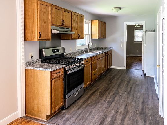 5th image of 6 Hardale Ln