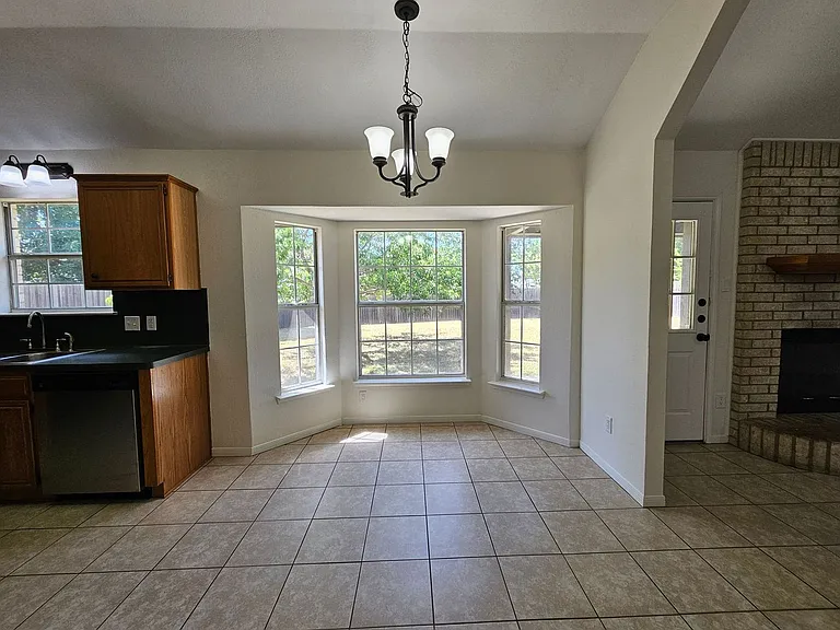 4211 Breckenridge Dr — Photo 6