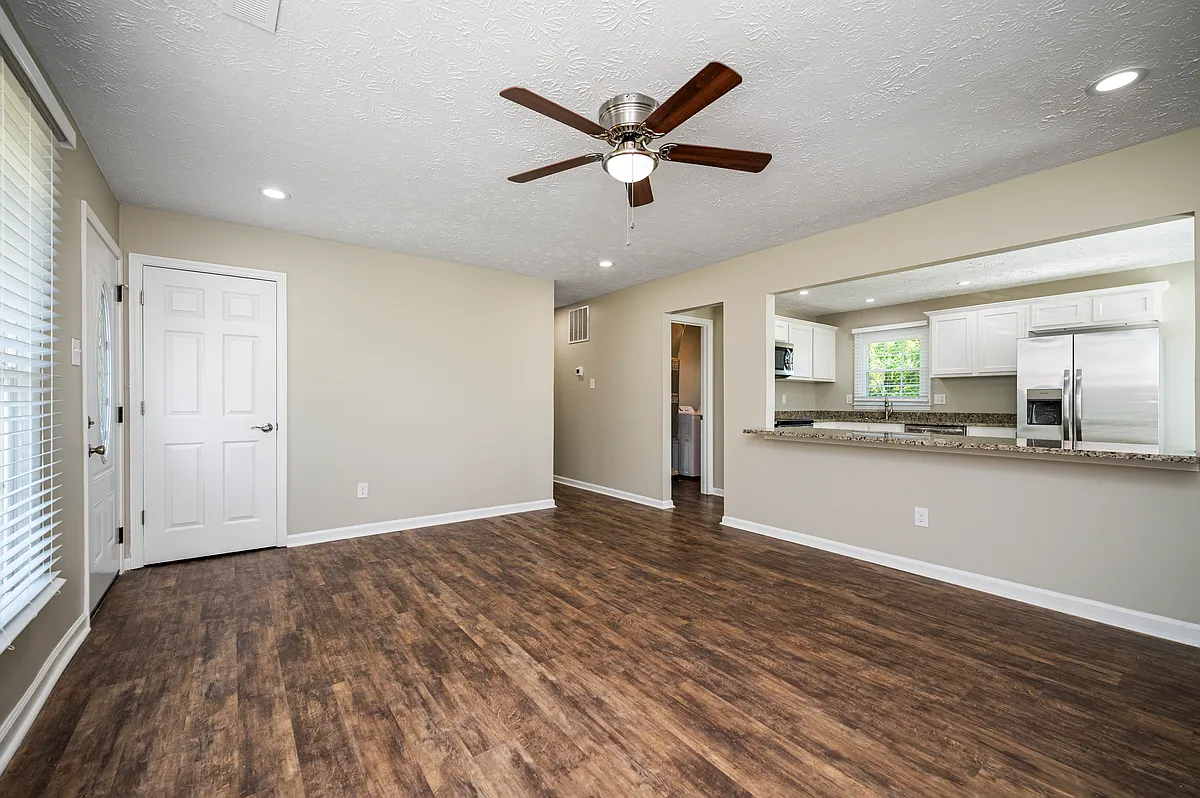 Building Photo - 3569 Buckhorn Dr
