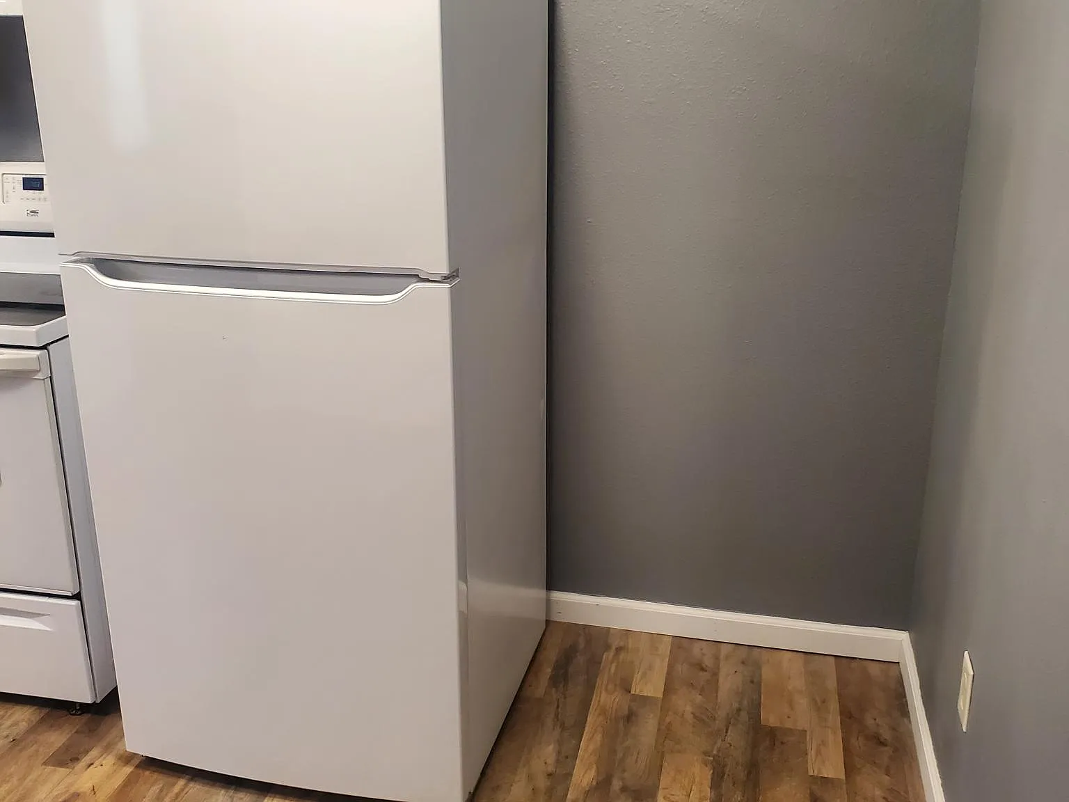 2 bed, 850 sqft, $800 — Photo 2