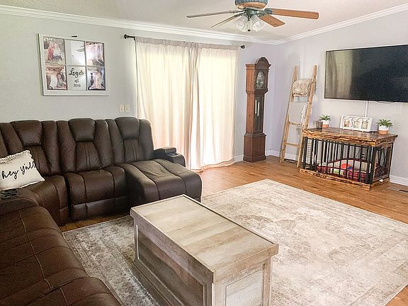 5th image of 5010 Ariola Ln