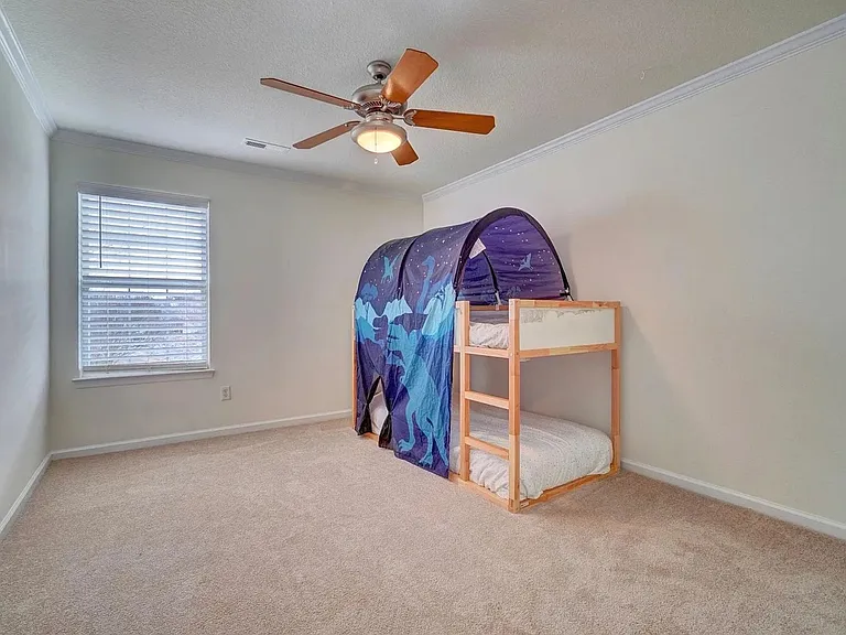2230 Livingston St — Photo 16