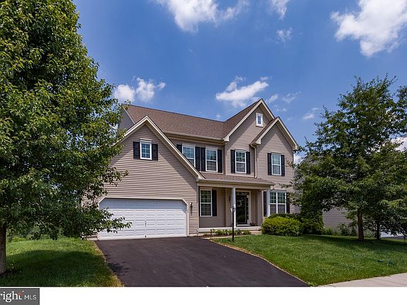 2nd image of 1129 Woodruff Rd