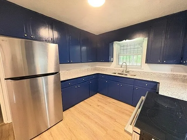 2215 Biltmore Ave — Photo 2