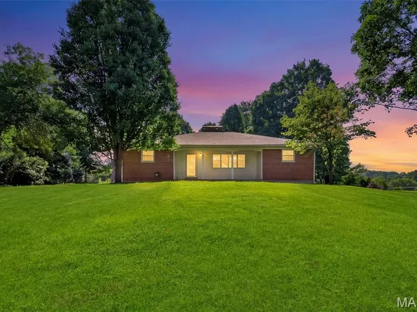 3278 Taylor Ave, Bridgeton, MO 63044