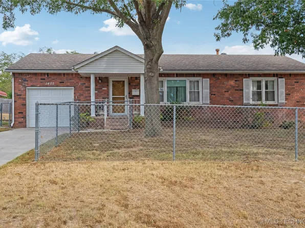 1402 W Pearl St S, Collinsville, OK 74021