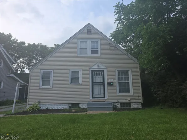 815 Russell Ave, Akron, OH 44307