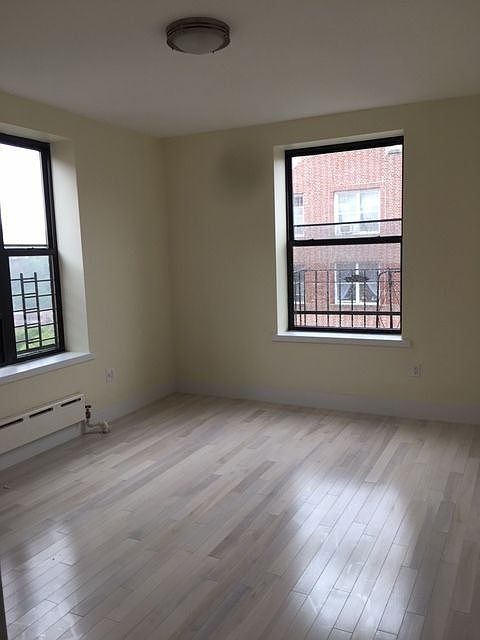 2nd image of 666 W 188th St APT 6B