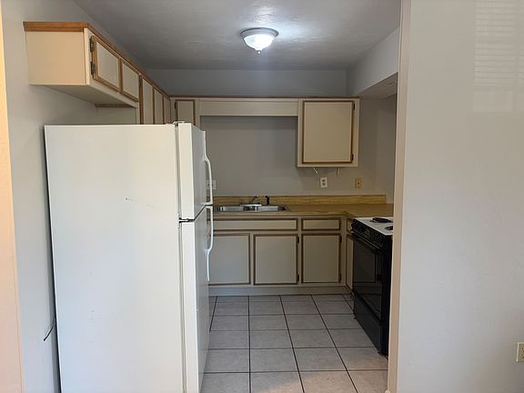 4th image of 372 Hayden Rd