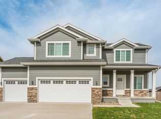 655 NE Bowman Dr, Waukee, IA 50263