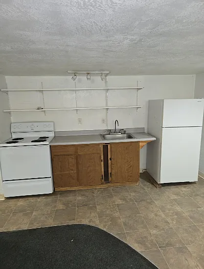 Studio, 1651 sqft, $975 — Photo 3
