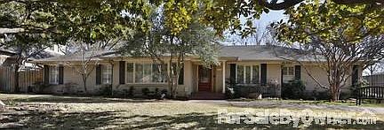 Curb appeal!
						:
						Charming entry and circle drive.