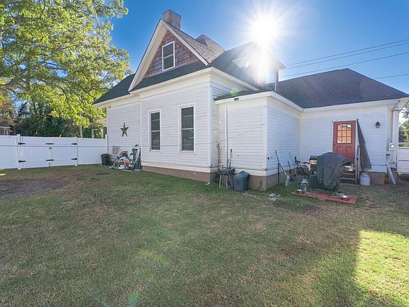 2nd image of 234 W Georgia St