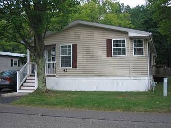 2nd image of 42 Village Rd