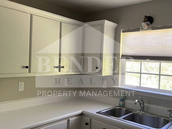 4th image of 1320 Highland Ave NW