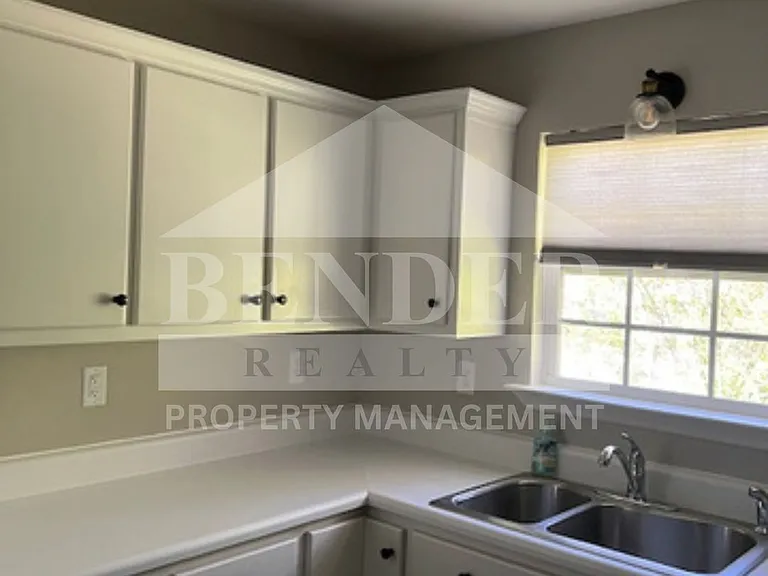 1320 Highland Ave NW — Photo 4