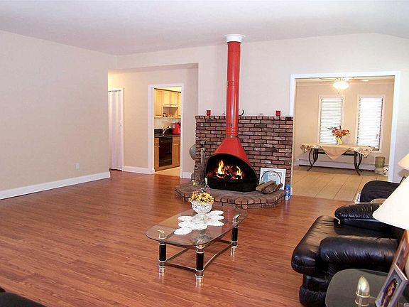 2nd image of 37 Felway Dr
