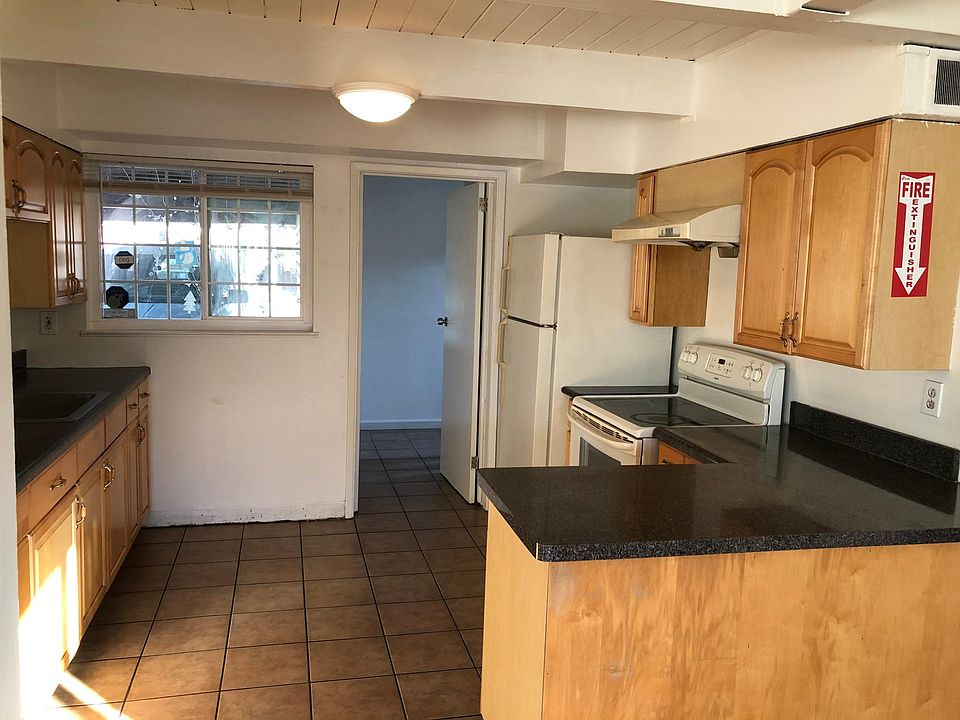 1st image of 1113 Campbell St