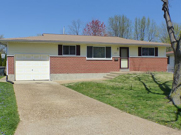 3rd image of 1125 Meadowlark Dr