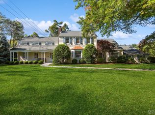 32 Oak Hills Rd, Edison, NJ 08820
