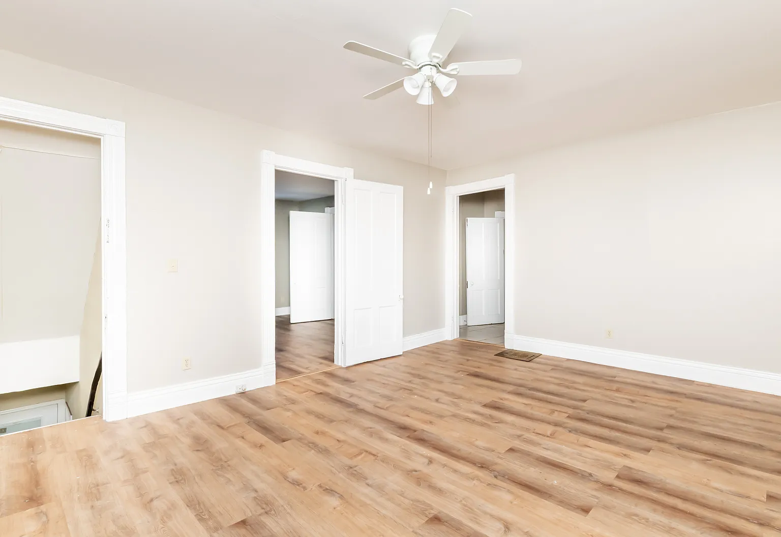 123 Waverly Ct — Photo 4