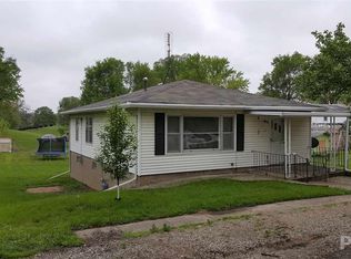 131 W Jewell St, Lewistown, IL 61542