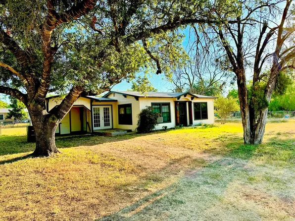 904 Martin St, Mason, TX 76856