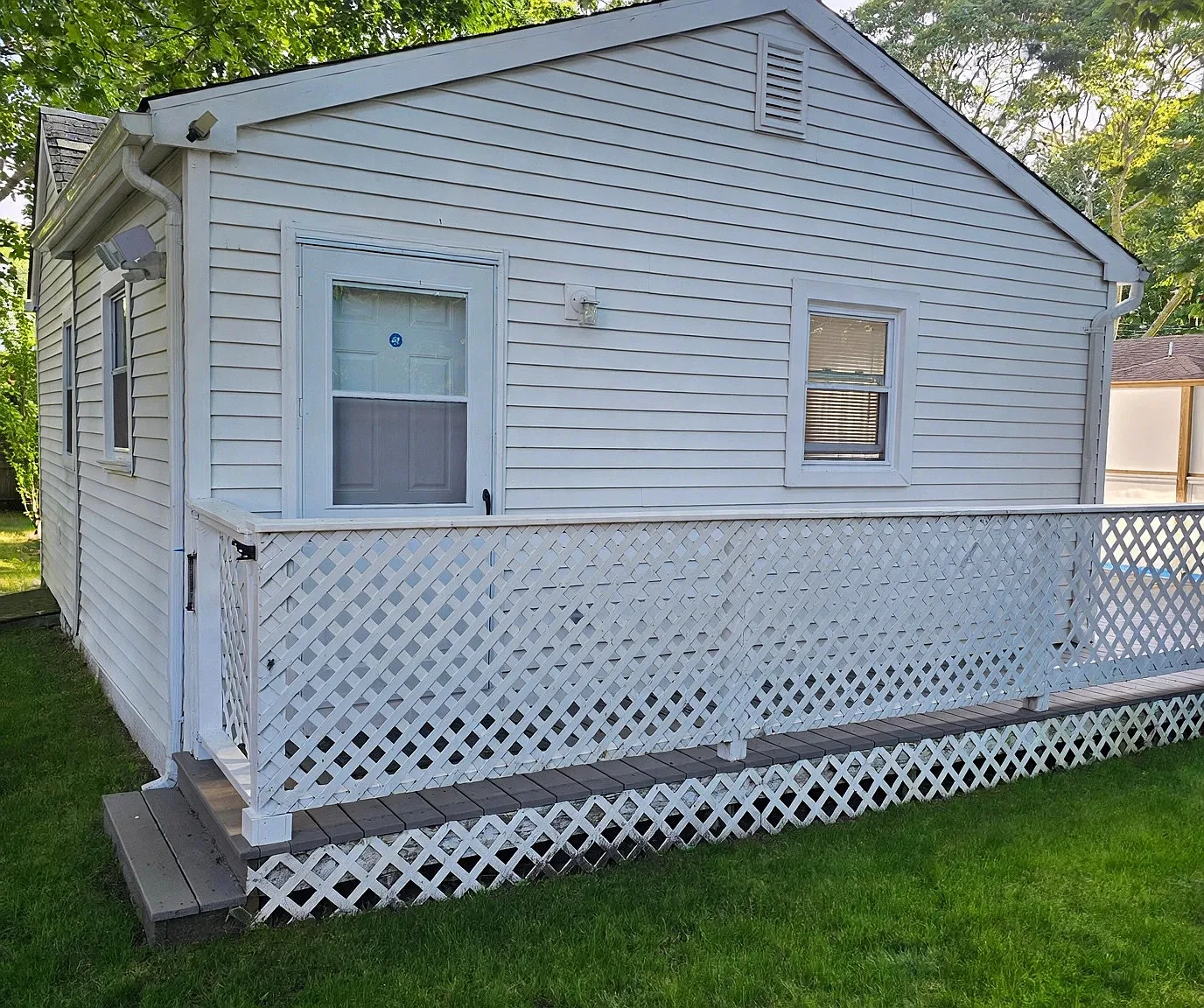 Year Round Studio Cottage, Minutes to Village, No Broker Fee — Photo 1